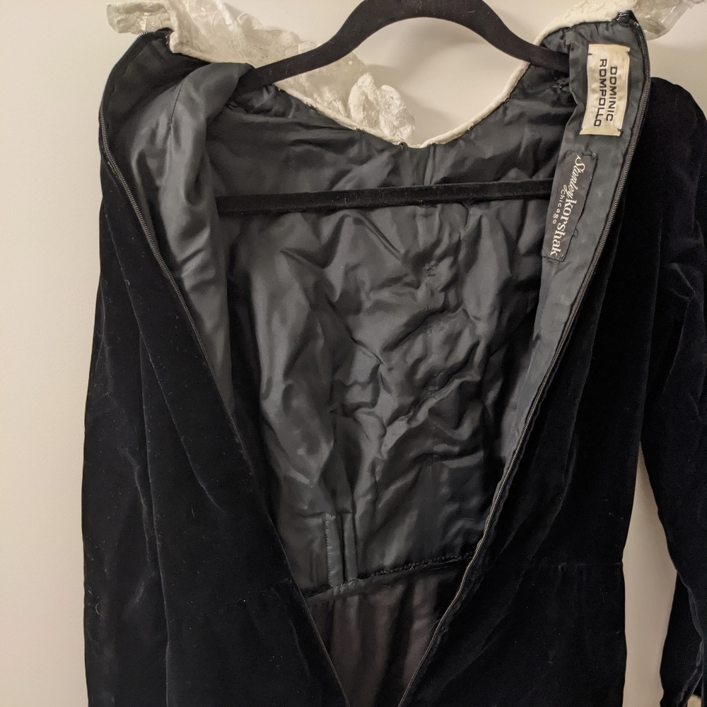 Vintage 1940s black velvet gown - Picture 2 of 4